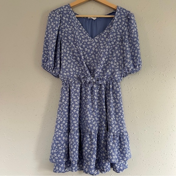 🦋 Sienna Sky Blue White Floral Puff Sleeve Mini Dress Casual Cottagecore Small - Picture 1 of 6